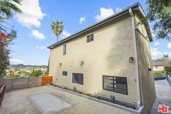 $8,000 | 4762 Charters Avenue, Los Angeles, CA 90042