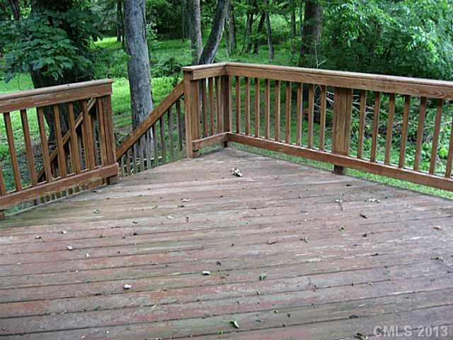 5727 Charing Place Charlotte, NC 28211 - Photo 7 of 15 a view of backyard with green space