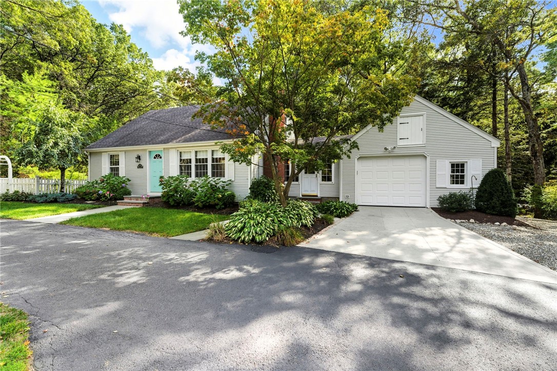 39 Whipple Road Smithfield, RI 02917 - Photo 2 of 39