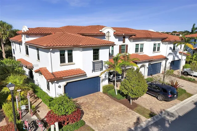 $647,000 | 11353 Southwest 13th Street, Pembroke Pines, FL 33025