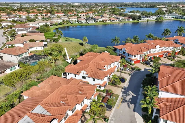 $647,000 | 11353 Southwest 13th Street, Pembroke Pines, FL 33025