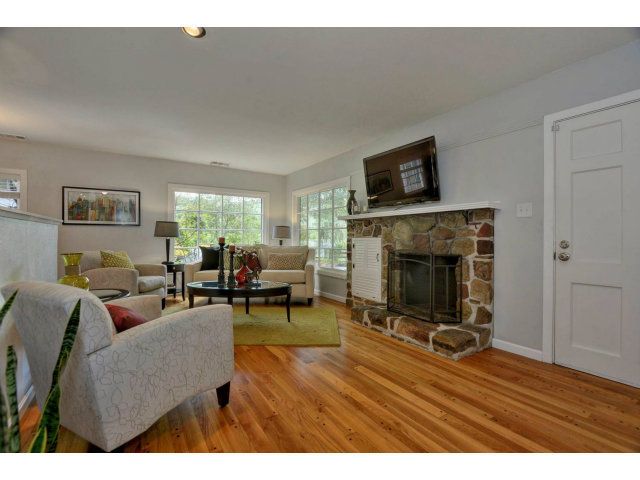 14550 Shannon Road Los Gatos, CA 95032 - Photo 4 of 25 Gallery Image 4