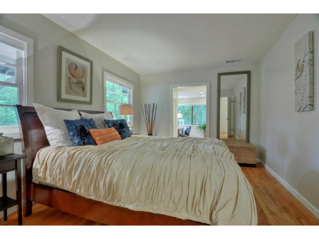 14550 Shannon Road Los Gatos, CA 95032 - Photo 10 of 25 Gallery Image 10