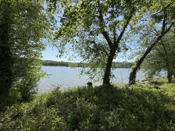 $69,500 | 461 Hardin Btm Road, Clifton, TN 38425