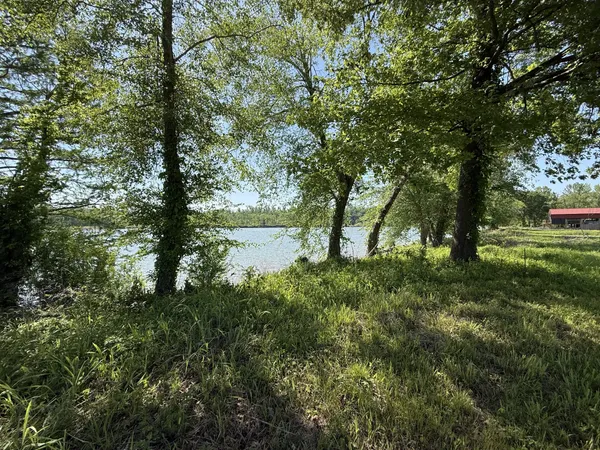 $69,500 | 461 Hardin Btm Road, Clifton, TN 38425