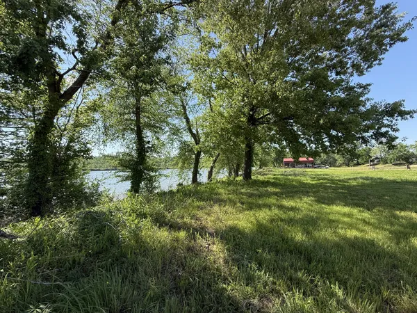 $69,500 | 461 Hardin Btm Road, Clifton, TN 38425