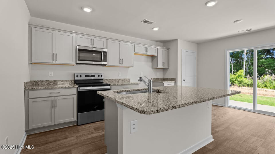 3909 Falcon Court Wilson, NC 27896 - Photo 7 of 39 18-custom-DSC00497