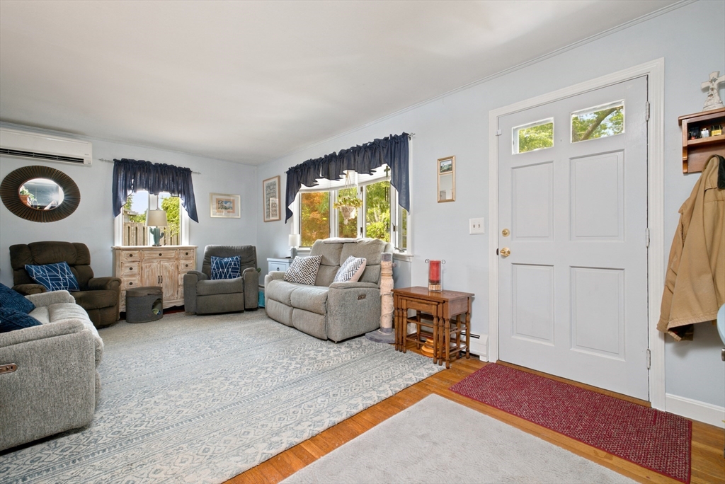 30 Crocker Road Falmouth, MA 02536 - Photo 6 of 38 Gallery Image 6