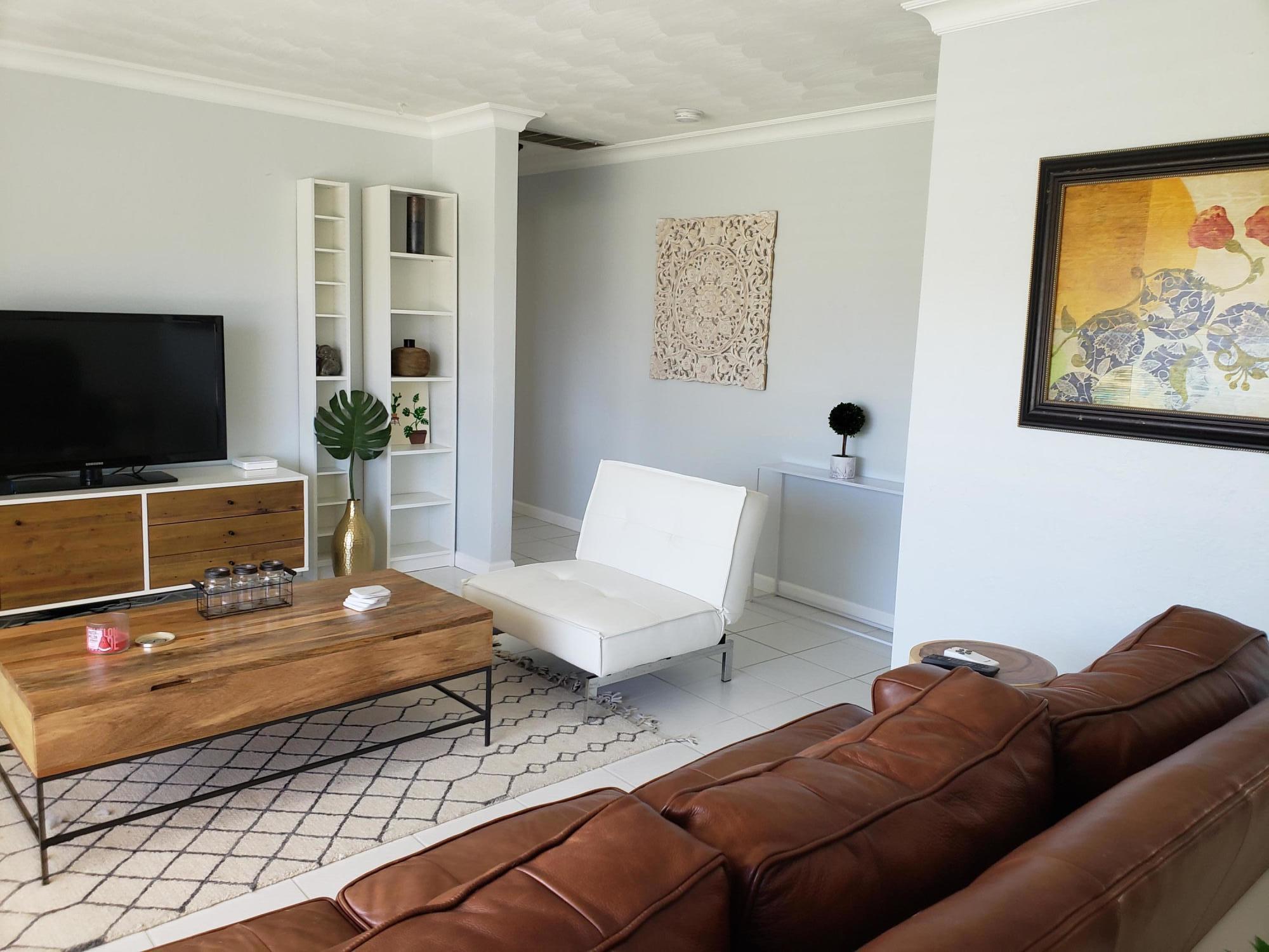 455 Northeast 29th Street Boca Raton, FL 33431 - Photo 5 of 20 Family/Living room