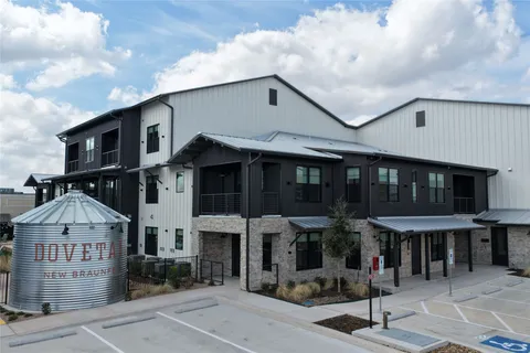 $385,500 | 634 Central Parkway, Unit 1214, New Braunfels, TX 78130