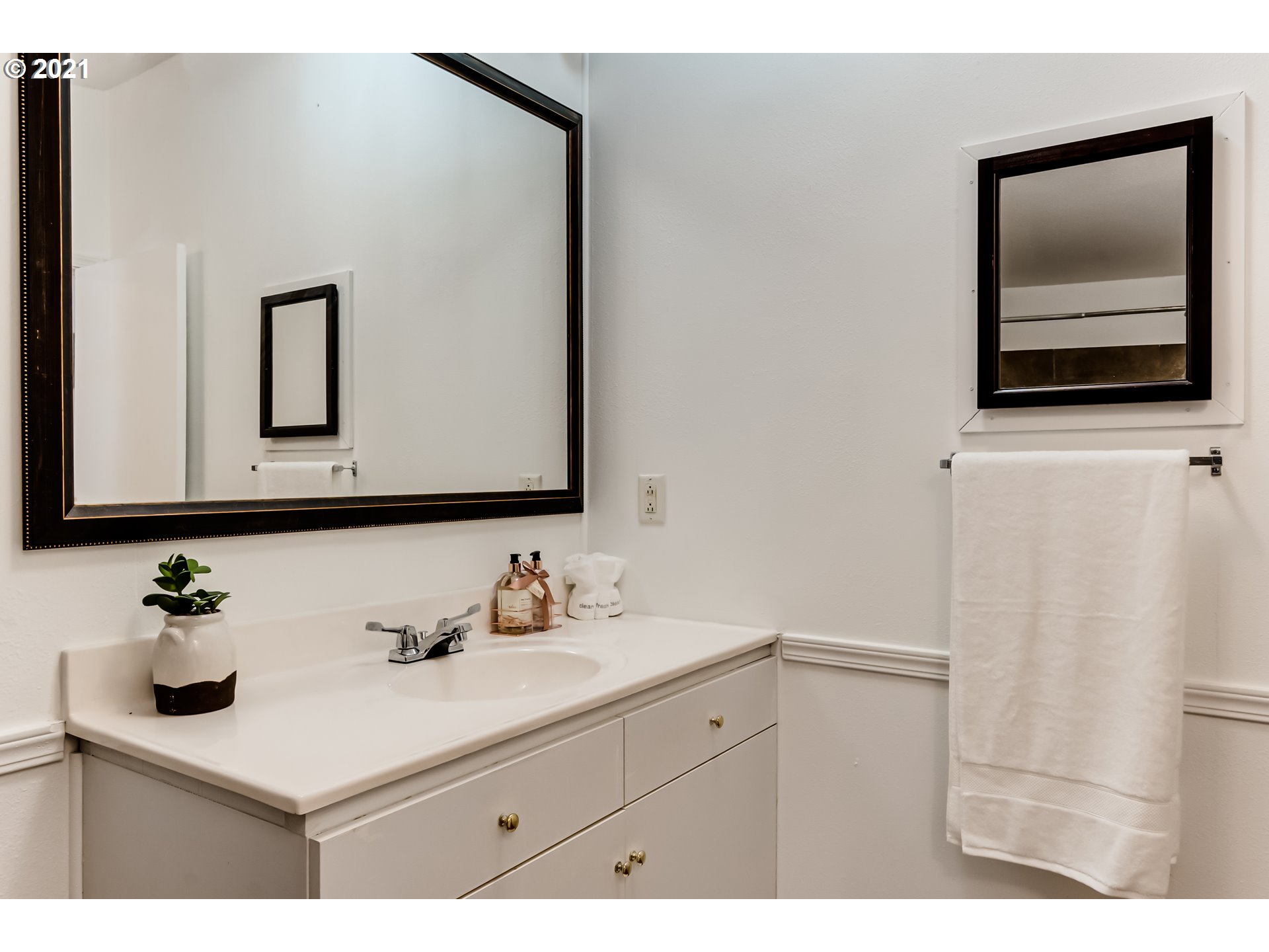 24473 Butler Road Elmira, OR 97437 - Photo 23 of 32 Gallery Image 23