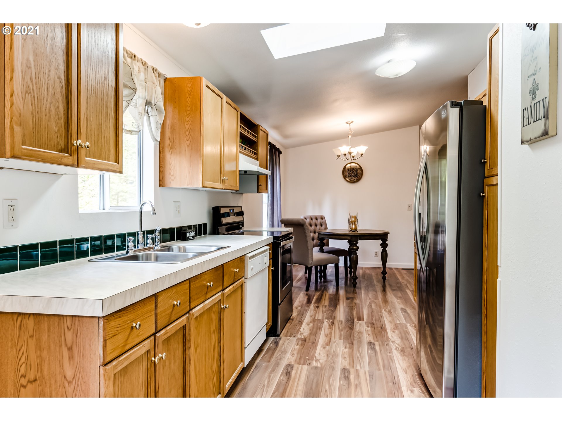 24473 Butler Road Elmira, OR 97437 - Photo 10 of 32 Gallery Image 10
