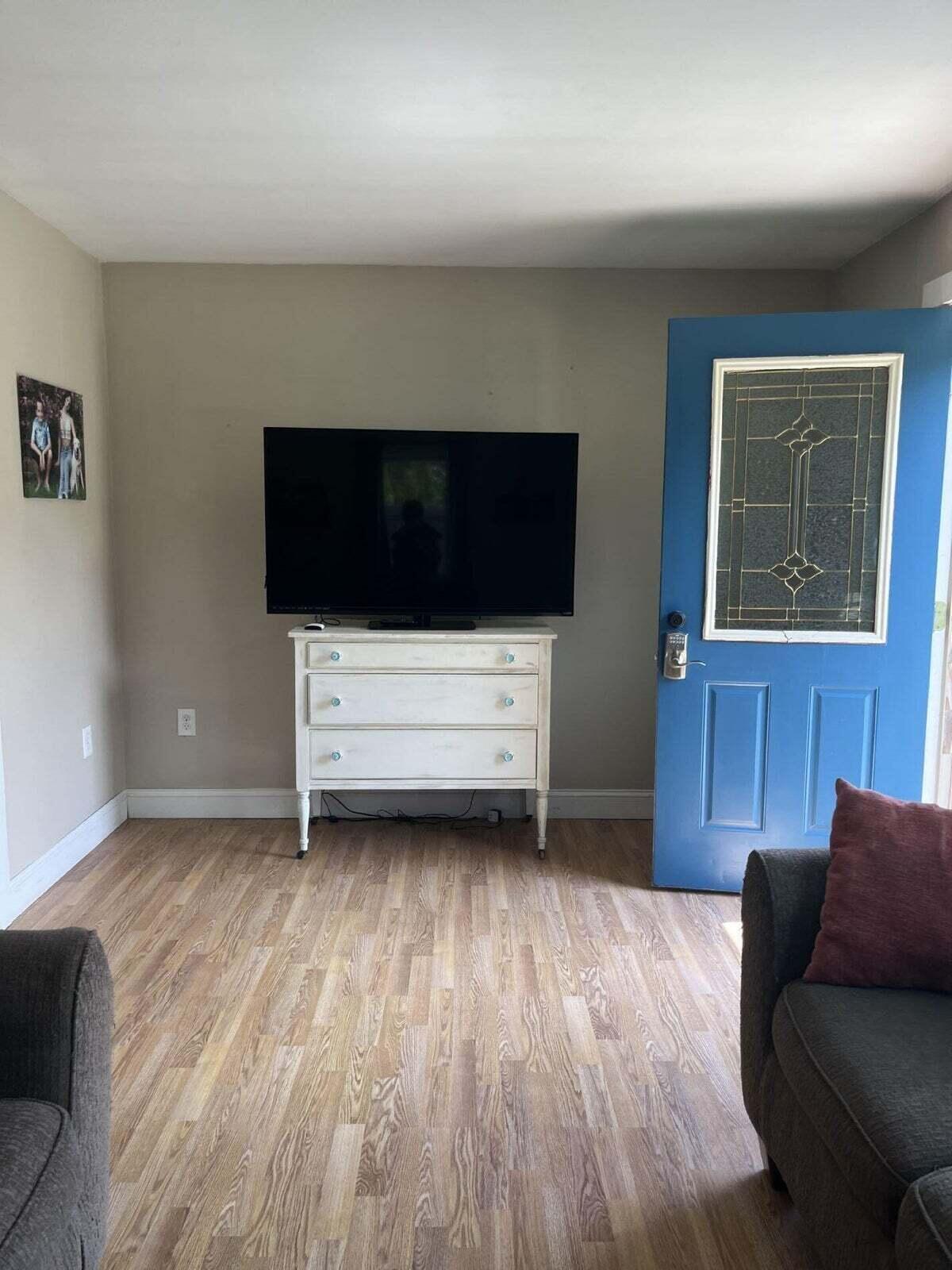 415 Tremont Road Bernard, ME 04612 - Photo 17 of 28 Living Room