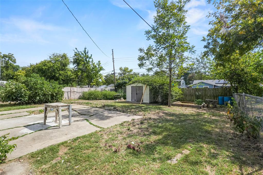 2116 Ridgeway Street Arlington, TX 76010 - Photo 21 of 21 a view of a backyard with sitting area