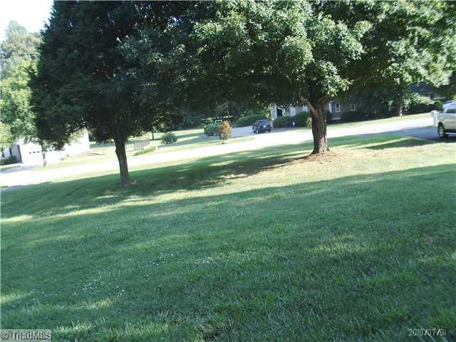 137 4 Brooks Road Winston-Salem, NC 27107 - Photo 2 of 15 Exterior Front. view of front lawn