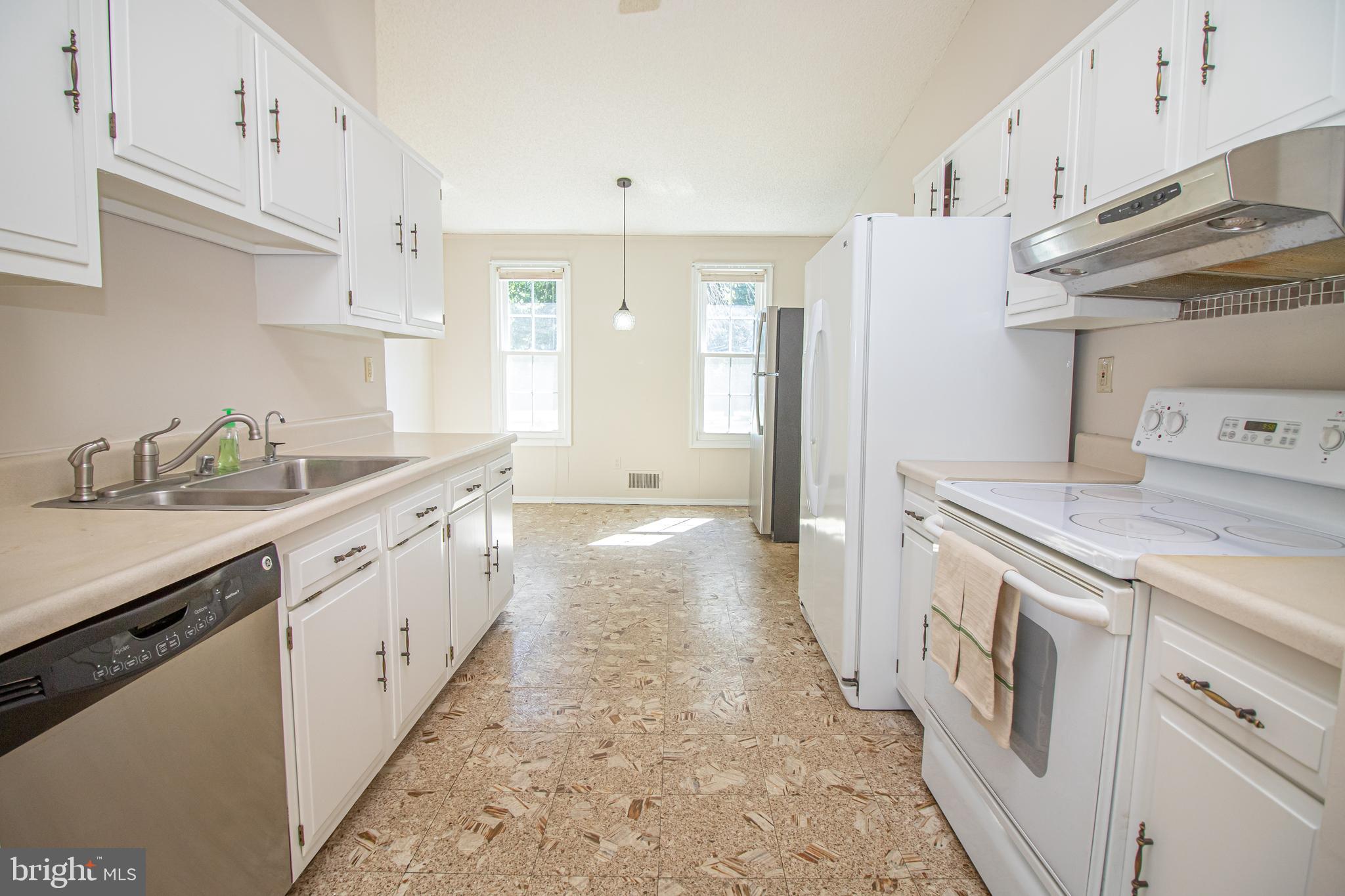 14224 Alderton Road Silver Spring, MD 20906 - Photo 8 of 52