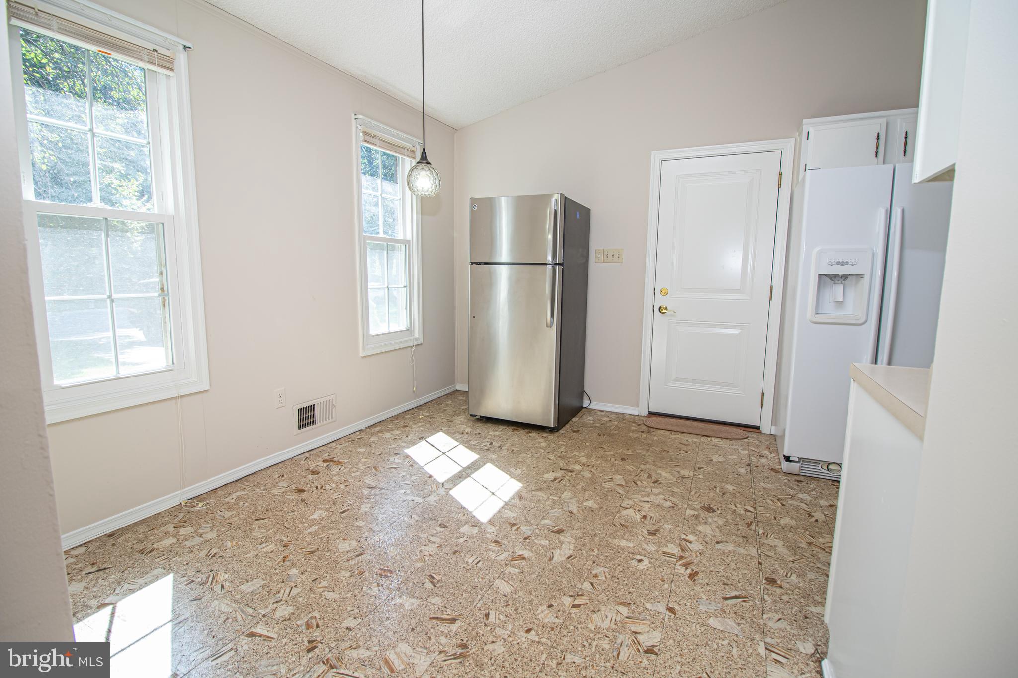 14224 Alderton Road Silver Spring, MD 20906 - Photo 10 of 52