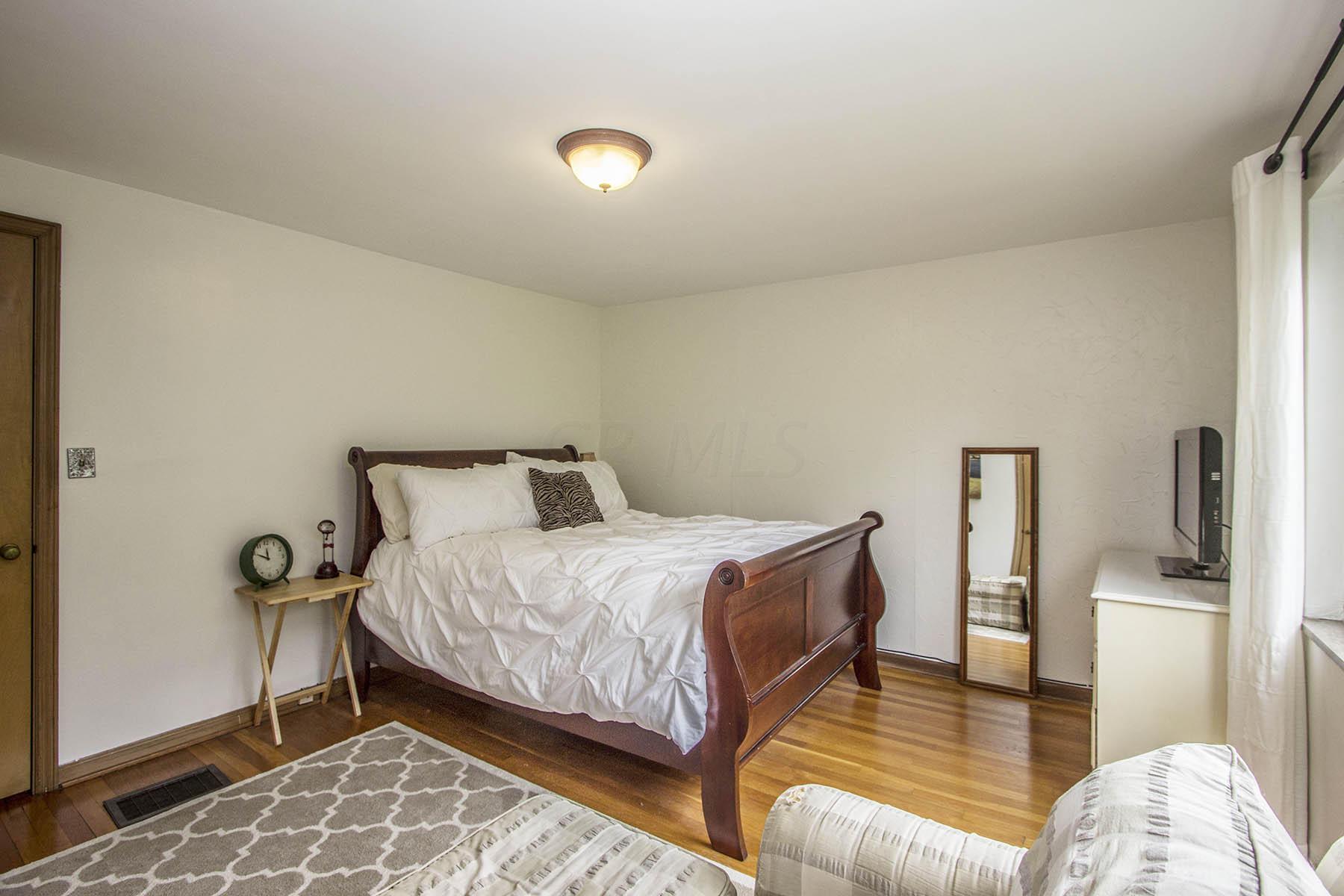 2022 Harwitch Road Columbus, OH 43221 - Photo 15 of 24