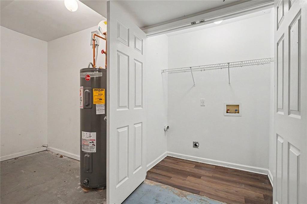 120 Beaverdam Court Covington, GA 30016 - Photo 18 of 20 a view of closet area