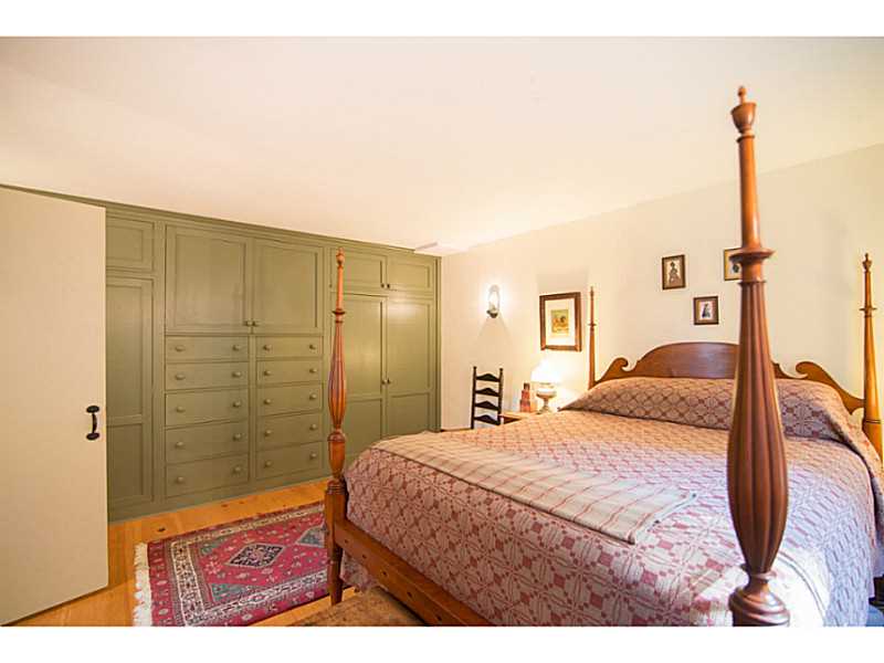 34 Fessenden Road Barrington, RI 02806 - Photo 14 of 23 Master Bedroom.