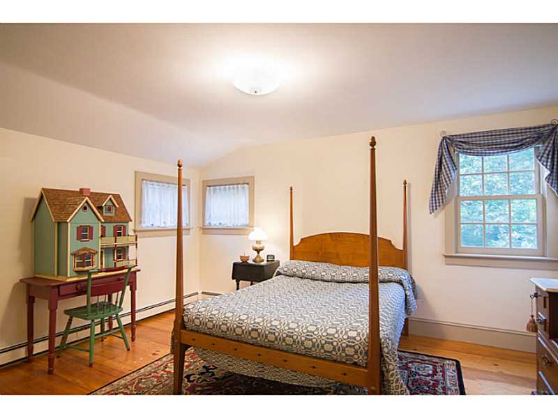 34 Fessenden Road Barrington, RI 02806 - Photo 16 of 23 Bedroom.
