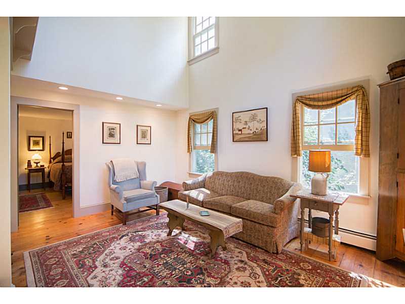 34 Fessenden Road Barrington, RI 02806 - Photo 9 of 23 Living Room.