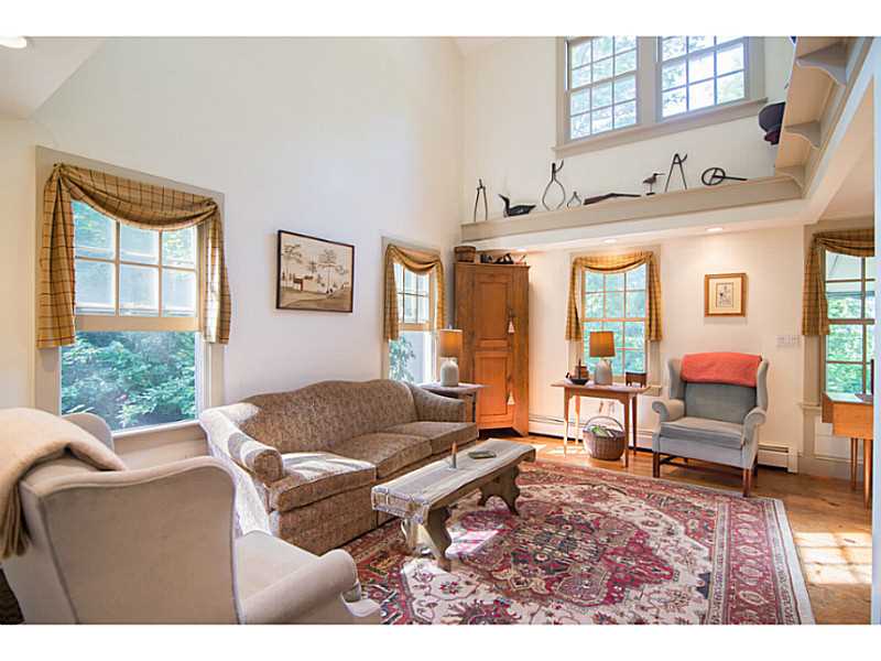 34 Fessenden Road Barrington, RI 02806 - Photo 10 of 23 Living Room.