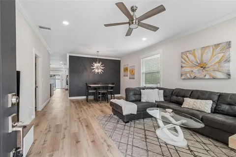 $529,999 | 1901 West Cluster Avenue, Tampa, FL 33604