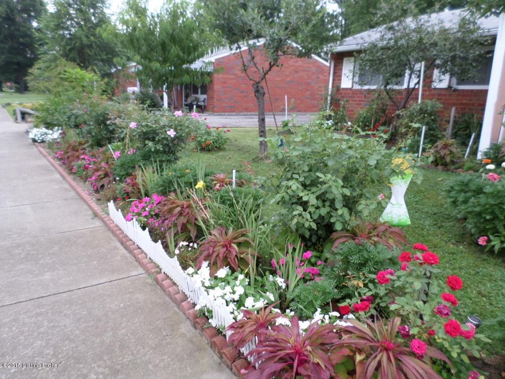 331 Mac Brae Road Louisville, KY 40214 - Photo 4 of 17 thumb_SAM_1998_1024