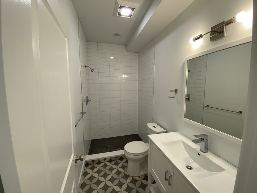 28 Hawthorne Street, Unit 2 Chelsea, MA 02150 - Photo 5 of 18