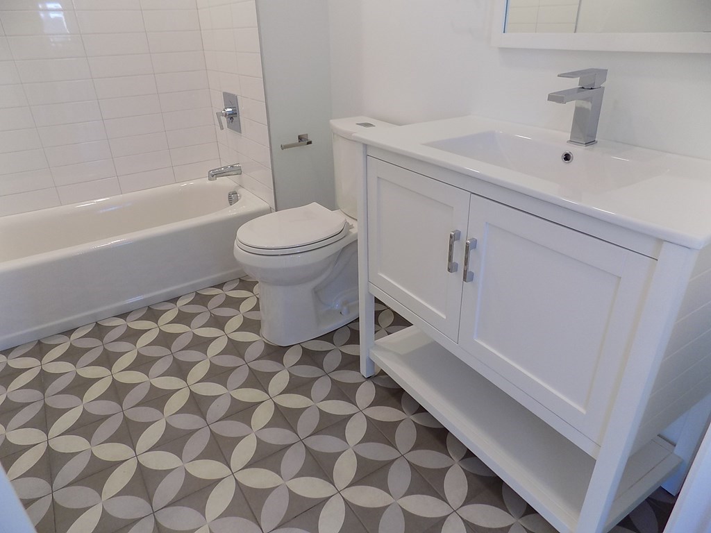 28 Hawthorne Street, Unit 2 Chelsea, MA 02150 - Photo 6 of 18