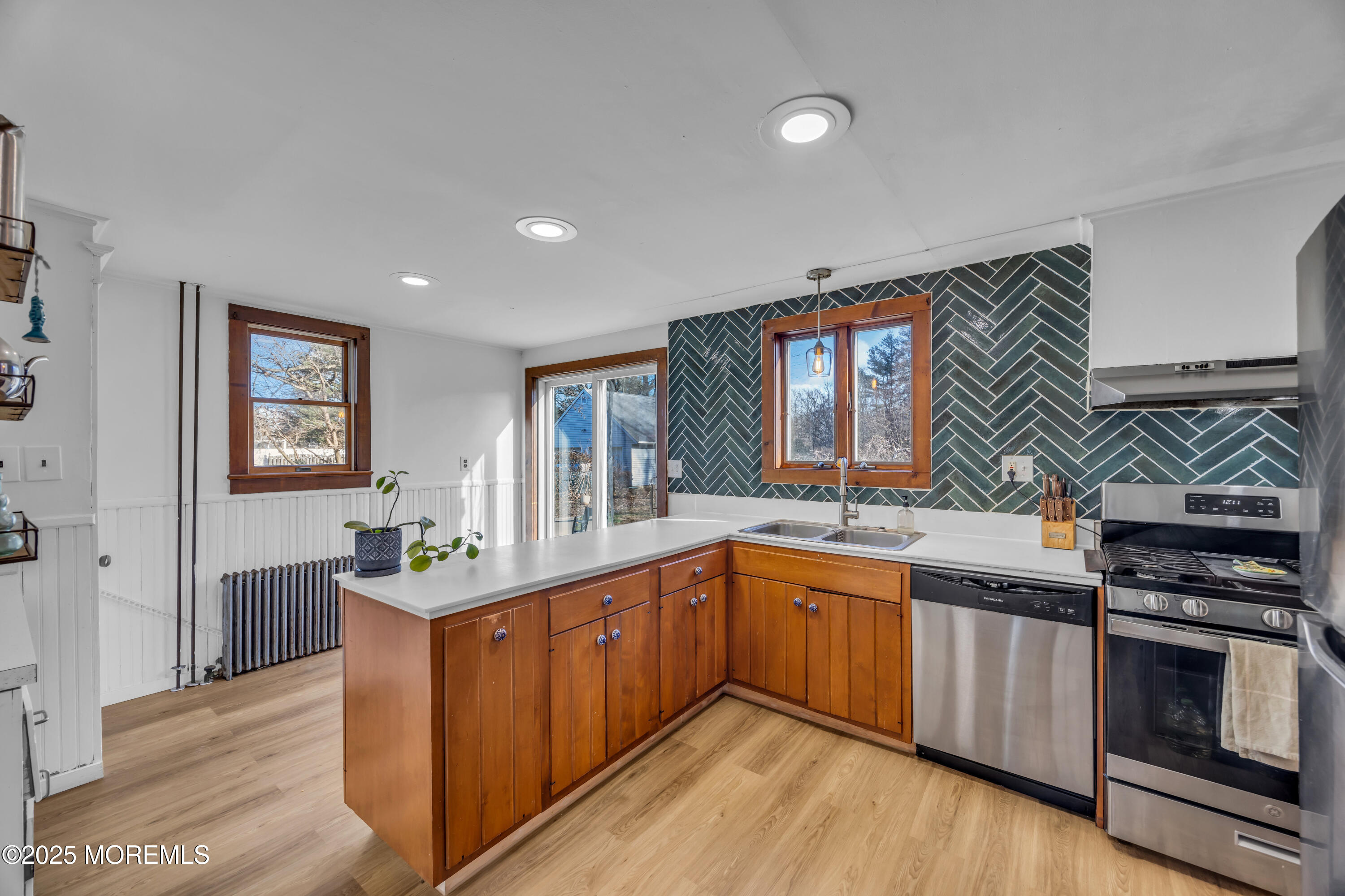 178 Dutch Lane Road Freehold, NJ 07728 - Photo 8 of 40 Kitchen