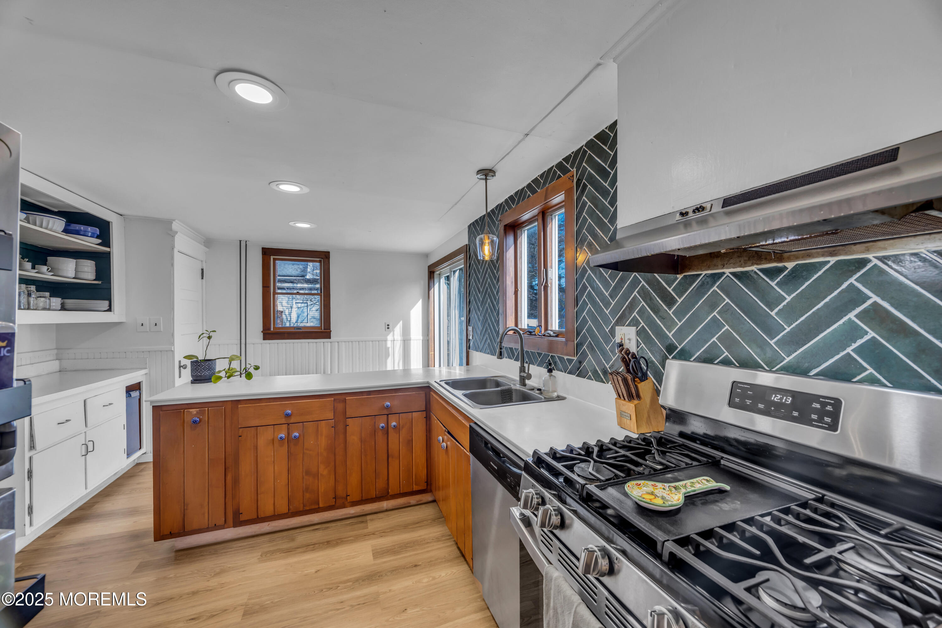 178 Dutch Lane Road Freehold, NJ 07728 - Photo 9 of 40 Kitchen