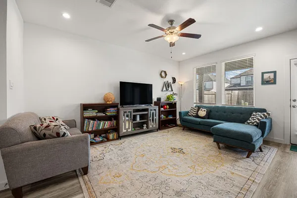 $2,350 | 12313 Churchill Downs Drive, Houston, TX 77047