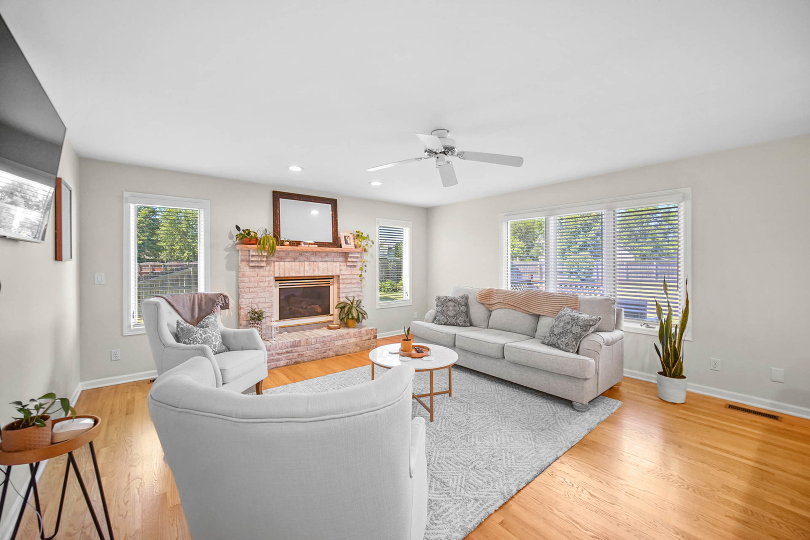 958 Willow Circle DeKalb, IL 60115 - Photo 15 of 35 a living room with furniture and a fireplace