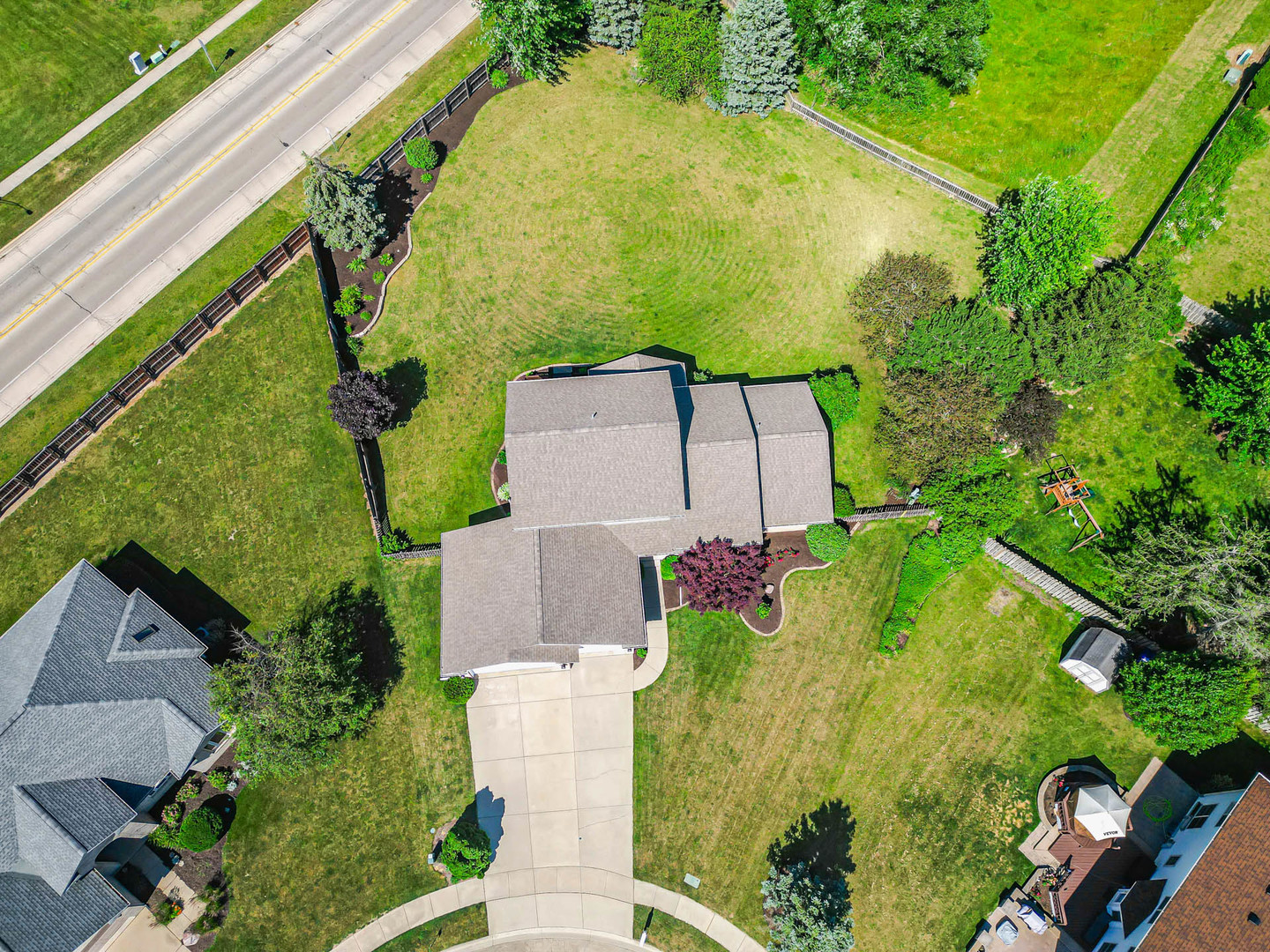 958 Willow Circle DeKalb, IL 60115 - Photo 5 of 35 an aerial view of a house with a yard basket ball court and outdoor seating