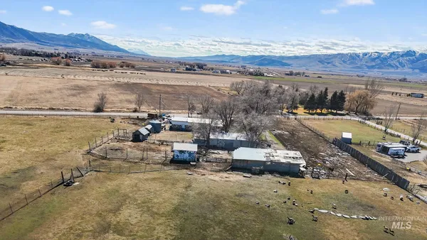 $475,000 | 1044 West Samaria Lane, Malad City, ID 83252