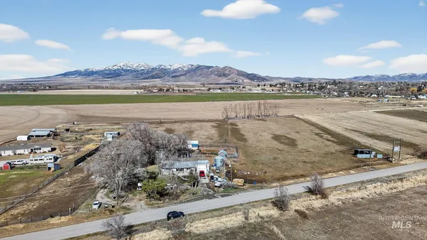 $475,000 | 1044 West Samaria Lane, Malad City, ID 83252