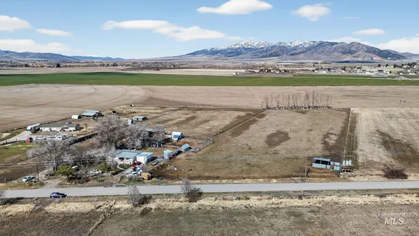 $475,000 | 1044 West Samaria Lane, Malad City, ID 83252