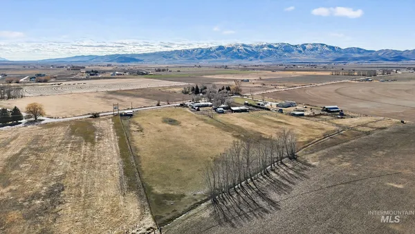 $475,000 | 1044 West Samaria Lane, Malad City, ID 83252
