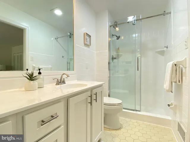 $4,400 | 11509 Parkedge Drive, Rockville, MD 20852