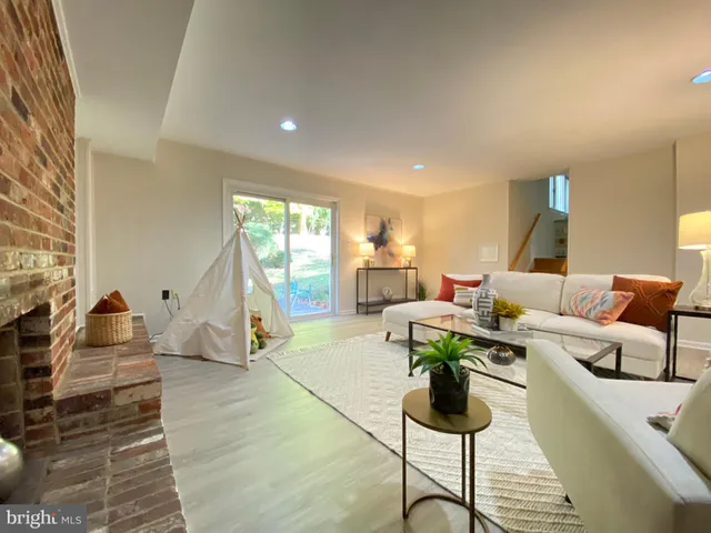 $4,400 | 11509 Parkedge Drive, Rockville, MD 20852