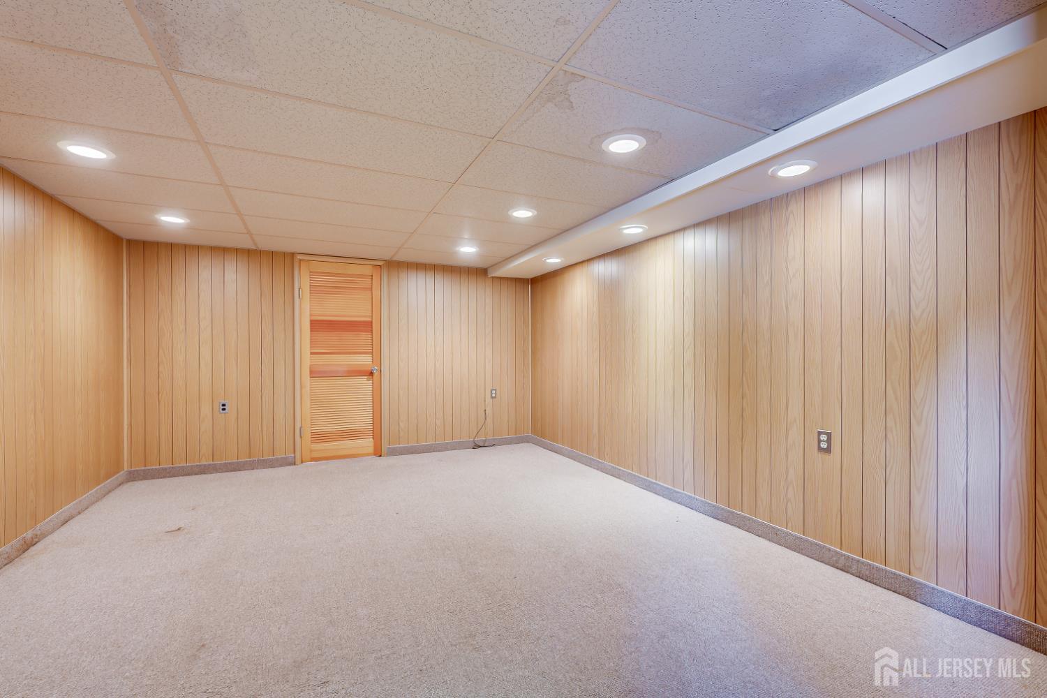 34 Henderson Road Kendall Park, NJ 08824 - Photo 36 of 56