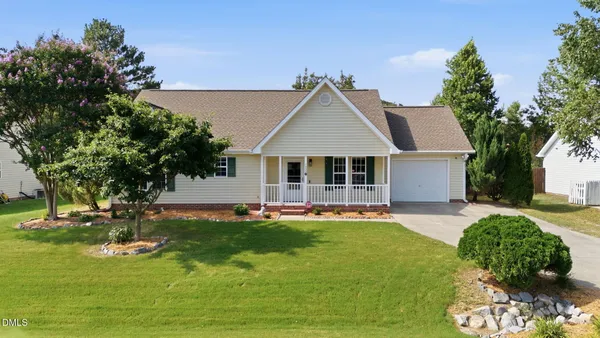 $345,000 | 1333 East Stone Arch Drive, Fuquay-Varina, NC 27526