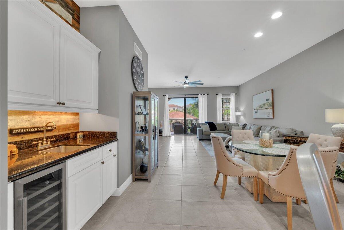 502 Del Sol Circle Tequesta, FL 33469 - Photo 13 of 73 Dining/wet bar