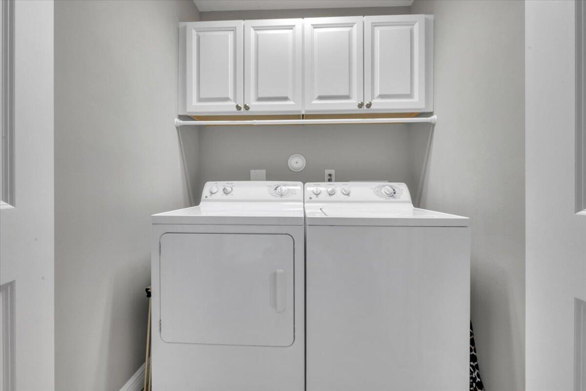 502 Del Sol Circle Tequesta, FL 33469 - Photo 29 of 73 Laundry