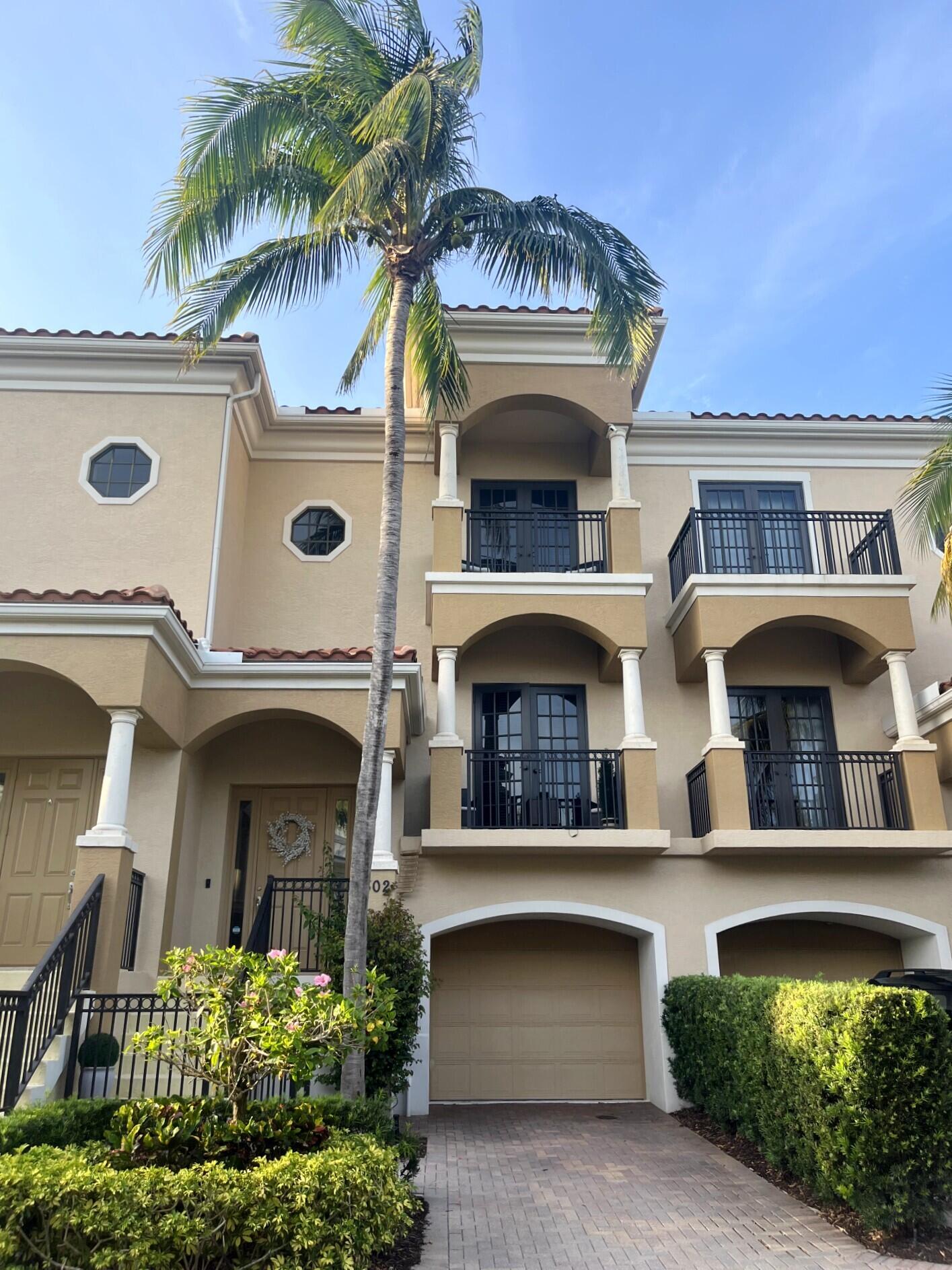 502 Del Sol Circle Tequesta, FL 33469 - Photo 3 of 73 Front