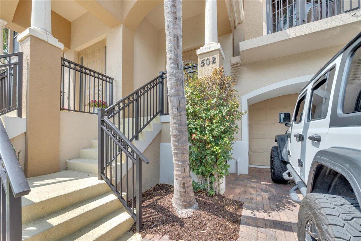 502 Del Sol Circle Tequesta, FL 33469 - Photo 5 of 73 Front