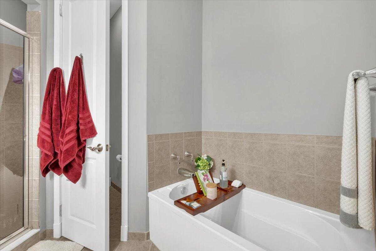 502 Del Sol Circle Tequesta, FL 33469 - Photo 63 of 73 Master bathroom tub