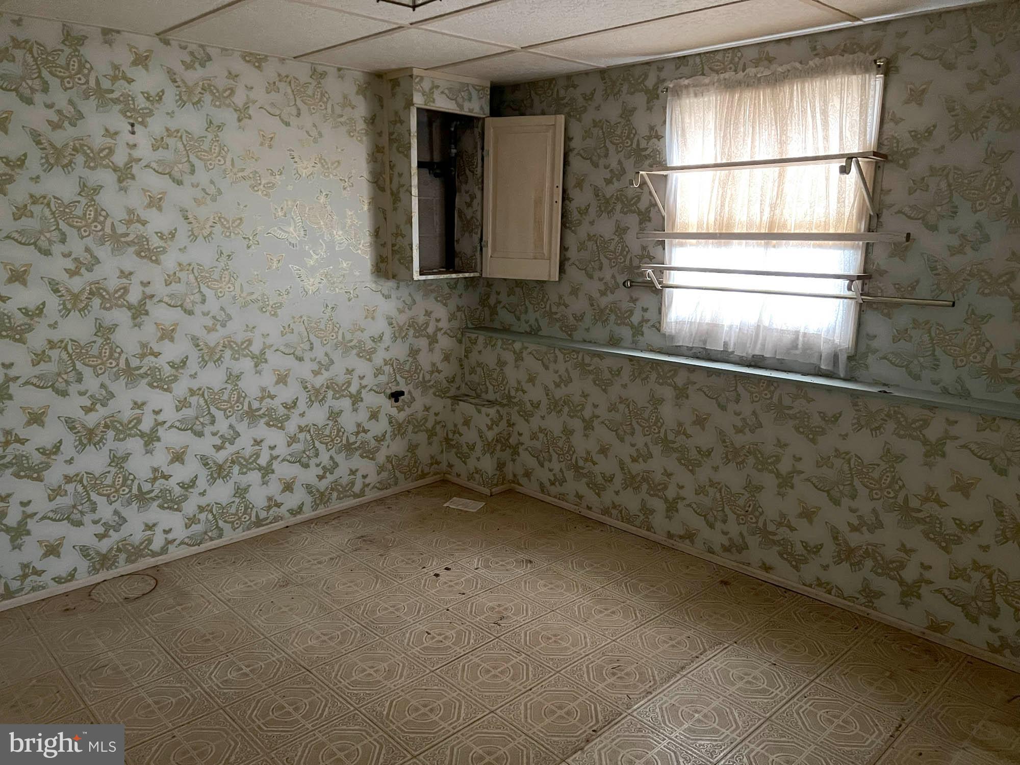 3714 Pinewood Avenue Baltimore, MD 21206 - Photo 8 of 14